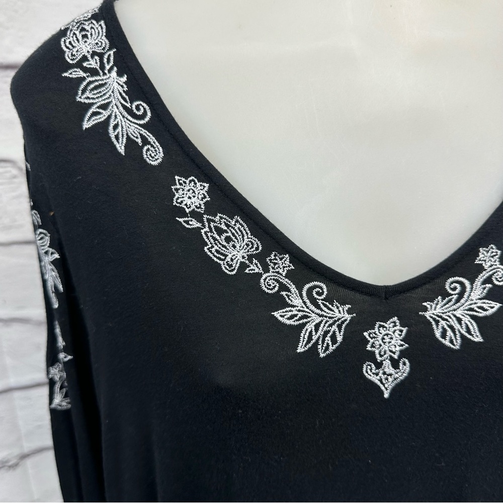 Verve Ami Neiman Marcus Women plus 1XL Blk Cold Shoulder Tunic Embroider… - Picture 5 of 16